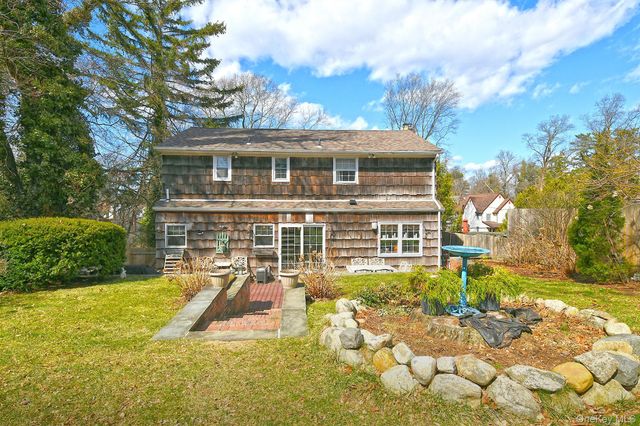 90 E 25th Street, Huntington Station, NY 11746