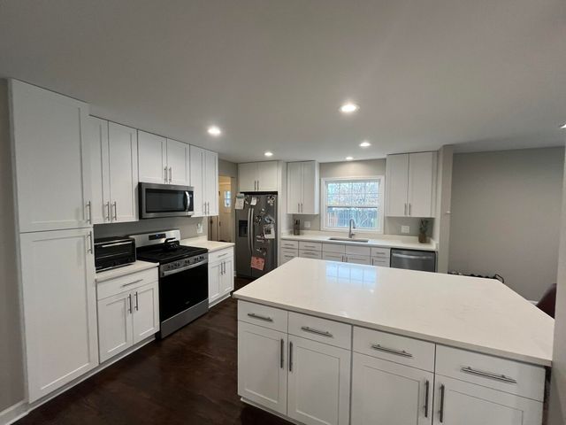 9430 Oriole Drive, Munster, IN 46321