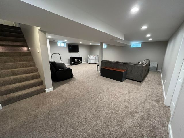 9430 Oriole Drive, Munster, IN 46321