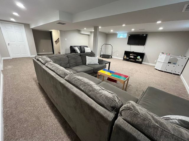 9430 Oriole Drive, Munster, IN 46321