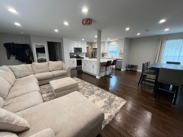 9430 Oriole Drive, Munster, IN 46321