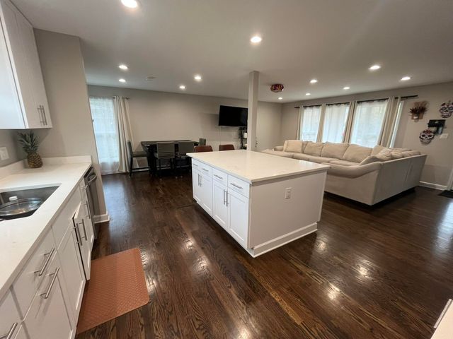 9430 Oriole Drive, Munster, IN 46321