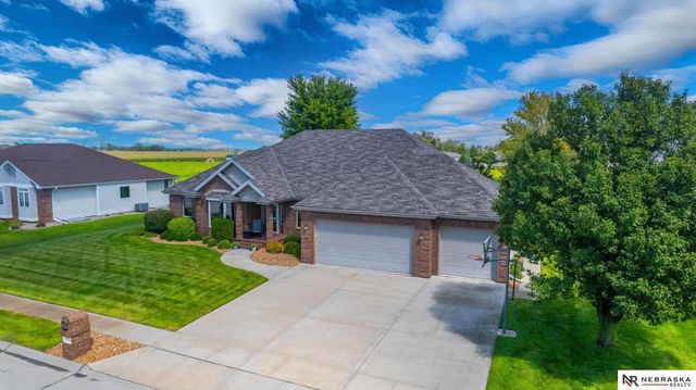 461 S Deer Creek Place, Columbus, NE 68601