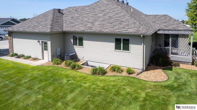 461 S Deer Creek Place, Columbus, NE 68601
