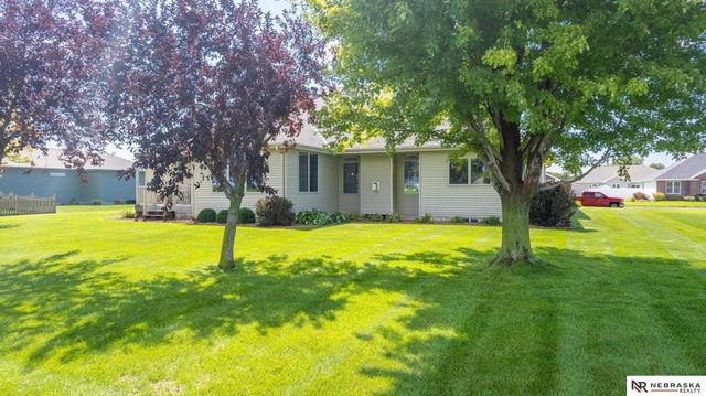 461 S Deer Creek Place, Columbus, NE 68601
