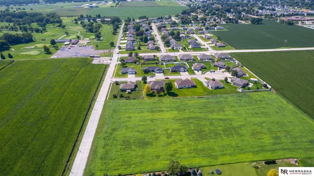 461 S Deer Creek Place, Columbus, NE 68601