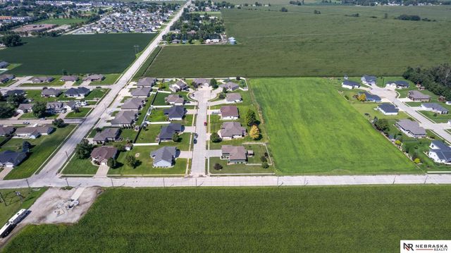461 S Deer Creek Place, Columbus, NE 68601