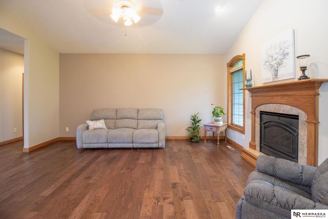 461 S Deer Creek Place, Columbus, NE 68601