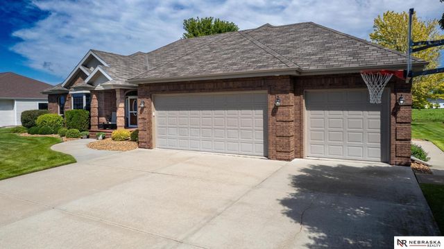 461 S Deer Creek Place, Columbus, NE 68601