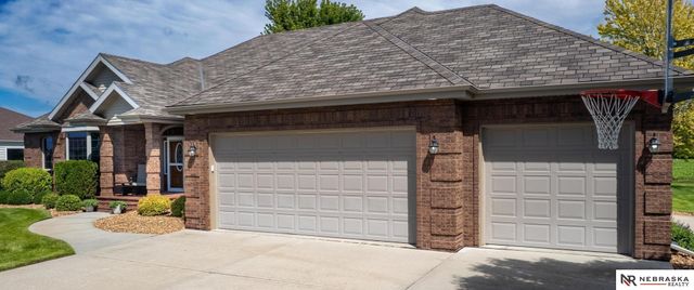 461 S Deer Creek Place, Columbus, NE 68601