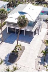114 Lovers LN, Fort Myers Beach, FL 33931