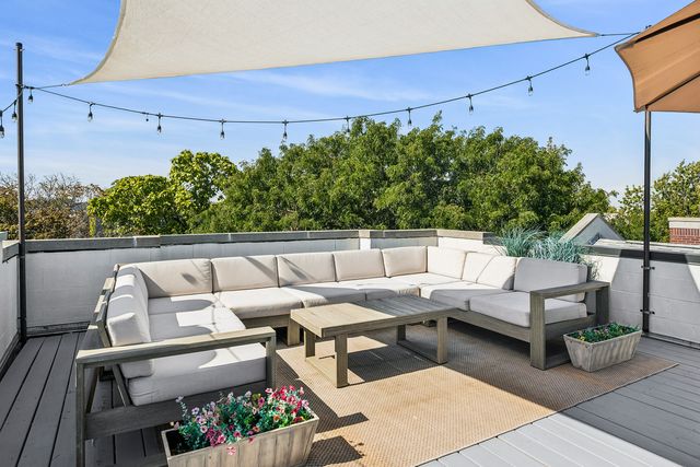 3241 N CLIFTON Avenue 3, Chicago, IL 60657