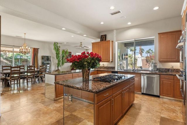 18 Calais Circle, Rancho Mirage, CA 92270