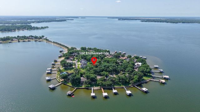 102 Enchanted Isles Circle, Mabank, TX 75156