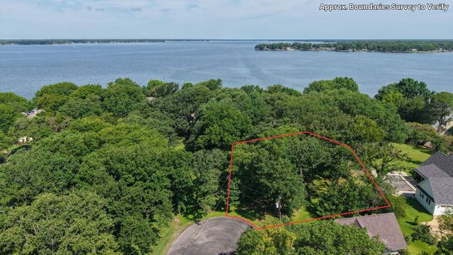 102 Enchanted Isles Circle, Mabank, TX 75156
