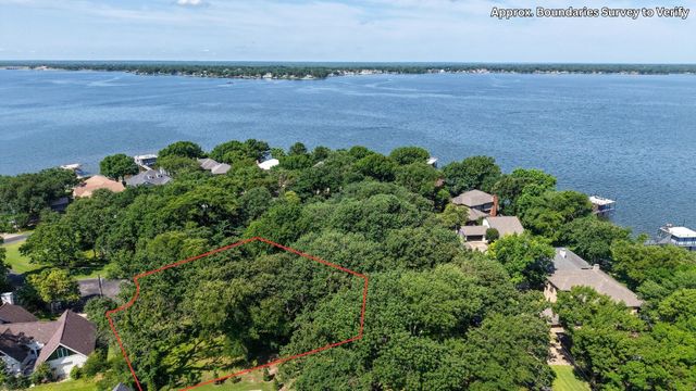 102 Enchanted Isles Circle, Mabank, TX 75156