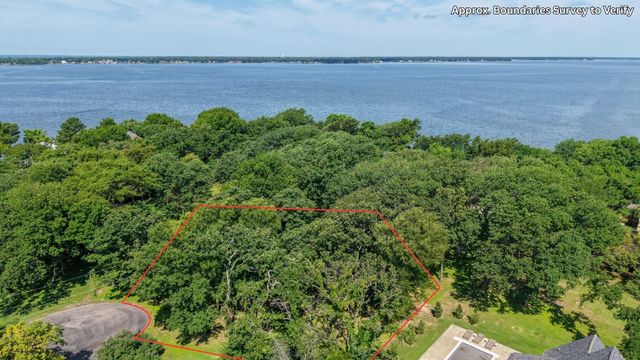 102 Enchanted Isles Circle, Mabank, TX 75156