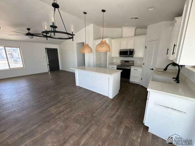 3822 E Jett St, San Luis, AZ 85336