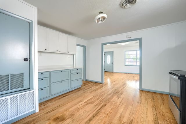 1802 Refinery Road, Gainesville, TX 76240