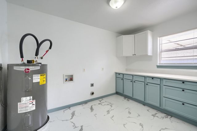 1802 Refinery Road, Gainesville, TX 76240