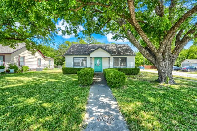 1802 Refinery Road, Gainesville, TX 76240