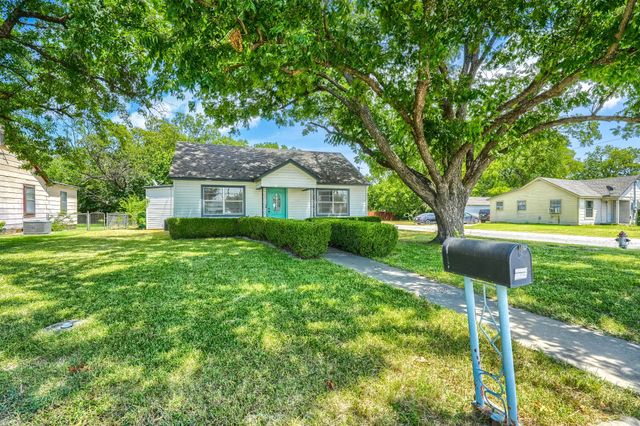1802 Refinery Road, Gainesville, TX 76240