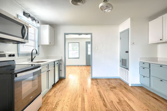 1802 Refinery Road, Gainesville, TX 76240
