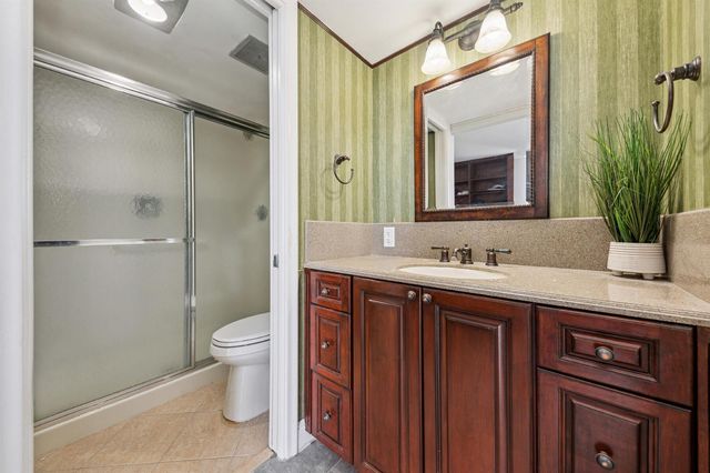 2400 Presidential Way 1006, West Palm Beach, FL 33401