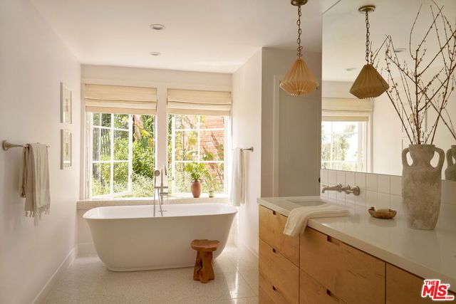 3506 Carnation Avenue, Los Angeles, CA 90026