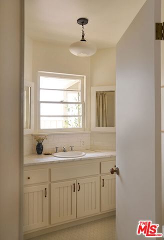 3506 Carnation Avenue, Los Angeles, CA 90026