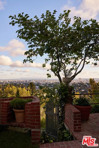 3506 Carnation Avenue, Los Angeles, CA 90026