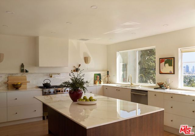 3506 Carnation Avenue, Los Angeles, CA 90026