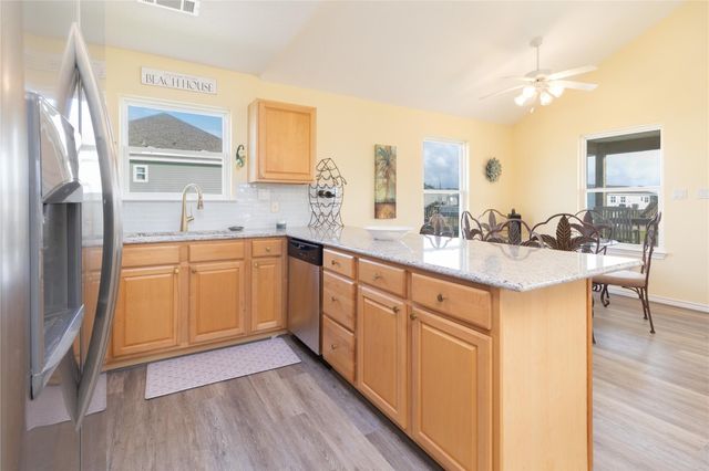 4023 Grayson Dr, Galveston, TX 77554