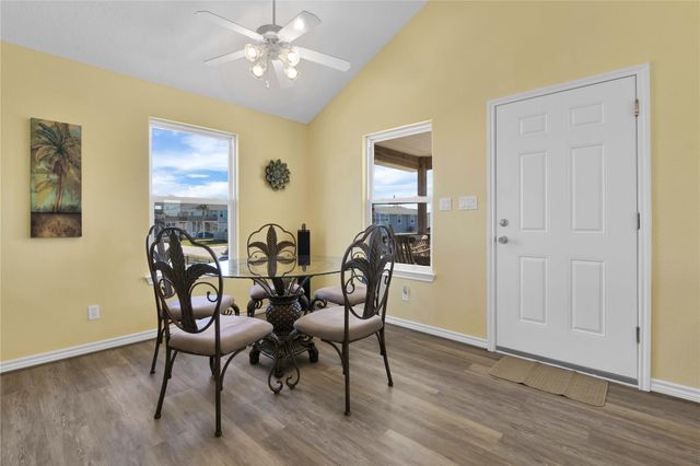 4023 Grayson Dr, Galveston, TX 77554