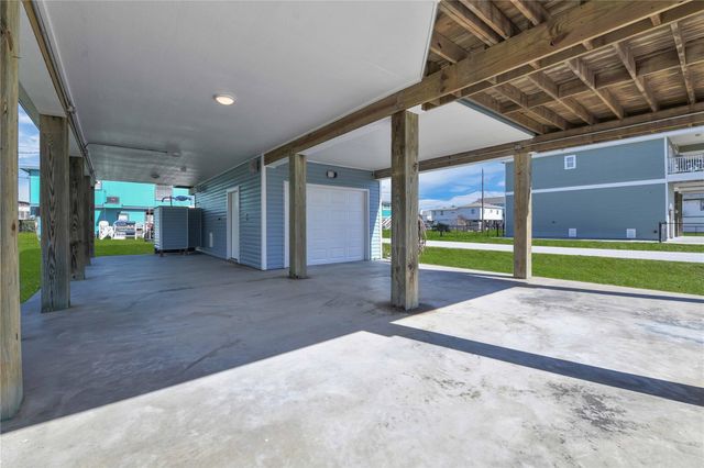 4023 Grayson Dr, Galveston, TX 77554