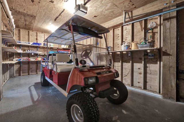 4023 Grayson Dr, Galveston, TX 77554