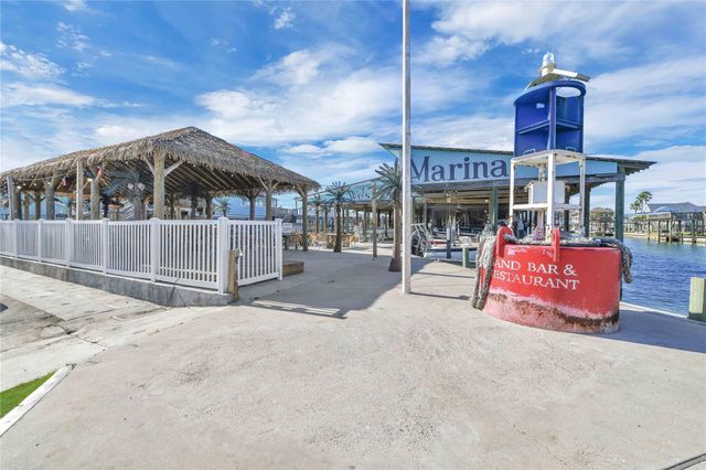 4023 Grayson Dr, Galveston, TX 77554