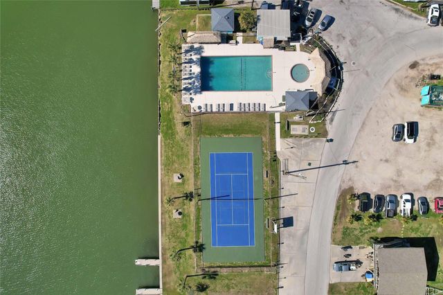 4023 Grayson Dr, Galveston, TX 77554