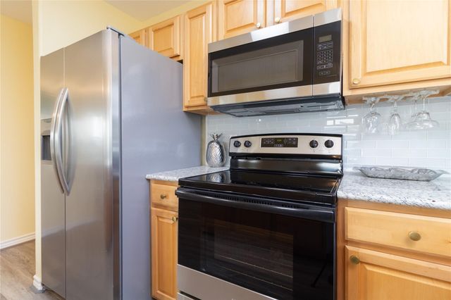 4023 Grayson Dr, Galveston, TX 77554