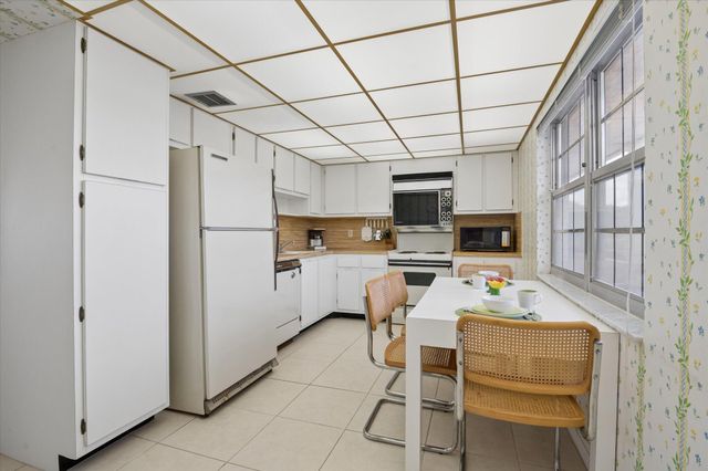 806 Cypress Boulevard 408, Pompano Beach, FL 33069