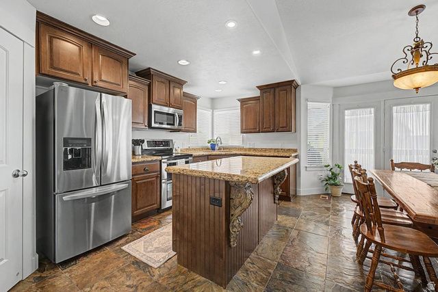 632 N BADGER, Saratoga Springs, UT 84045