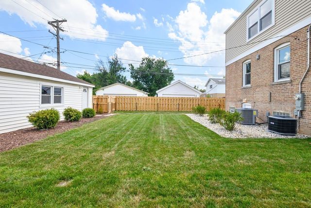3335 Sunnyside Avenue, Brookfield, IL 60513