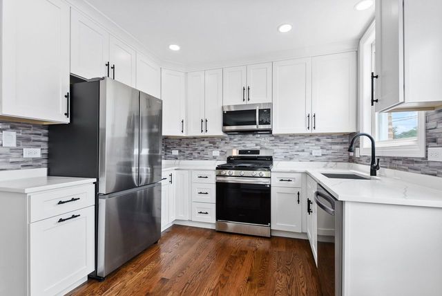 3335 Sunnyside Avenue, Brookfield, IL 60513