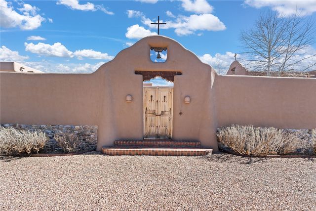 165 Tano Road, Santa Fe, NM 87506
