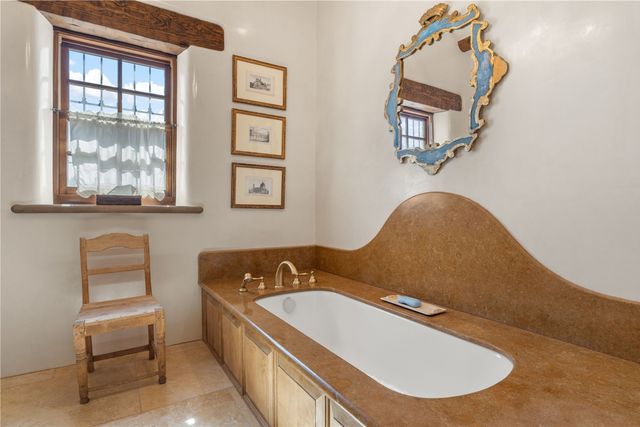 165 Tano Road, Santa Fe, NM 87506
