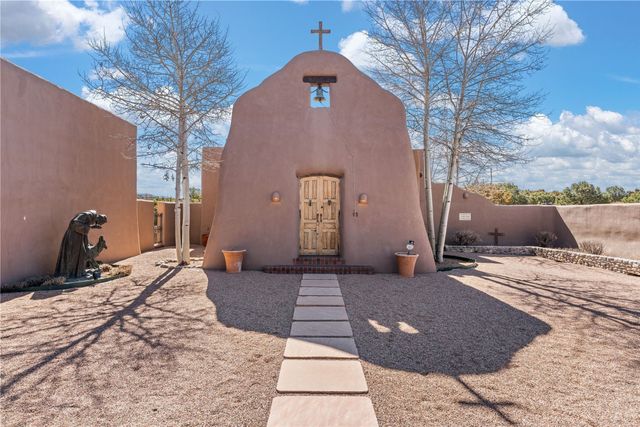 165 Tano Road, Santa Fe, NM 87506