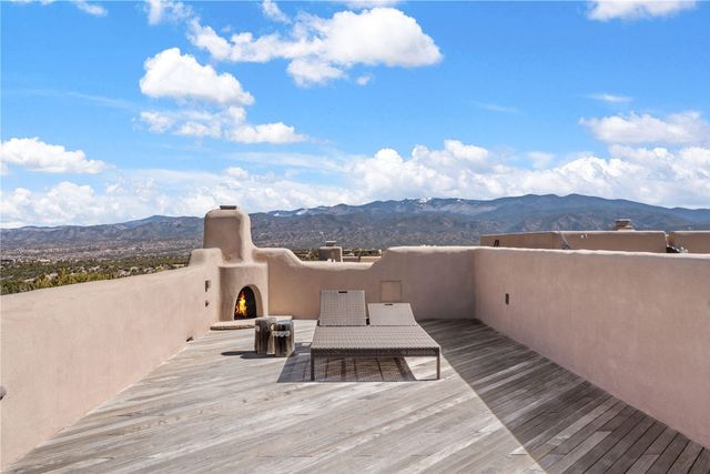 165 Tano Road, Santa Fe, NM 87506