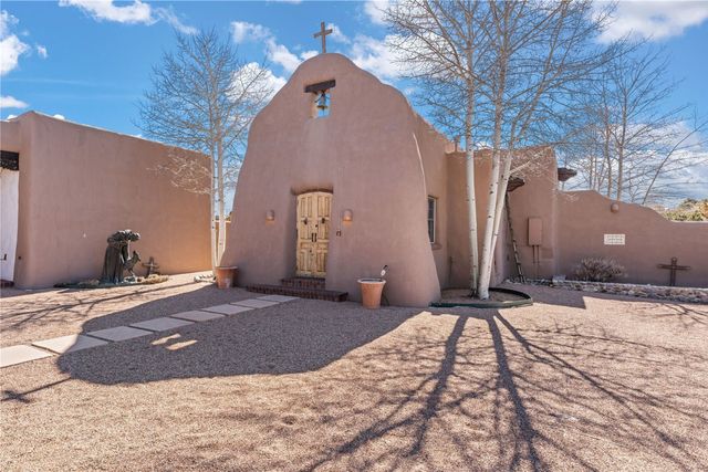 165 Tano Road, Santa Fe, NM 87506