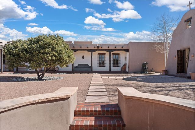 165 Tano Road, Santa Fe, NM 87506