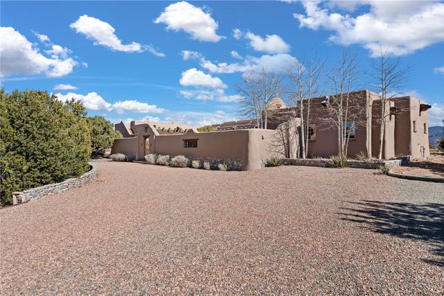 165 Tano Road, Santa Fe, NM 87506